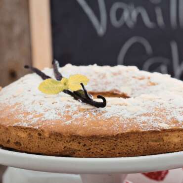 Eggless Vanilla Cake